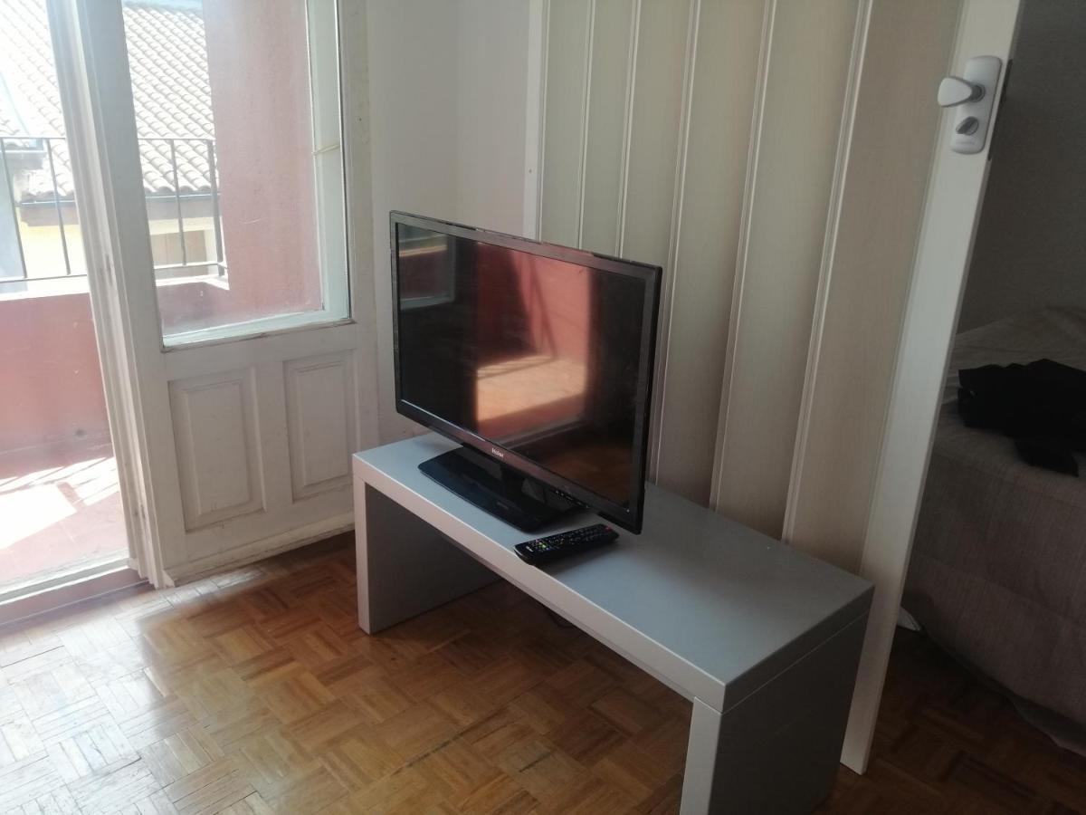 Luminoso, Centrico Y Silencioso Apartamento Jaca Exteriör bild