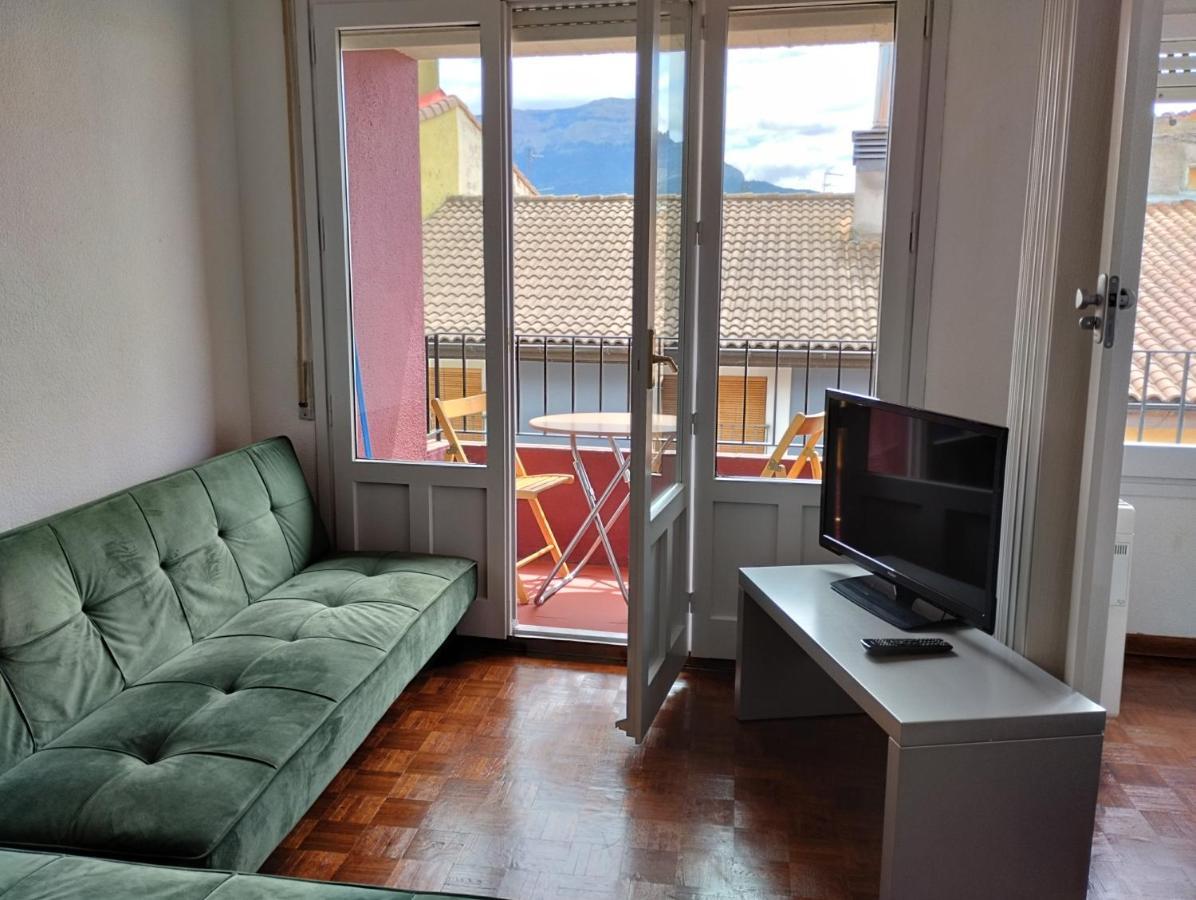 Luminoso, Centrico Y Silencioso Apartamento Jaca Exteriör bild
